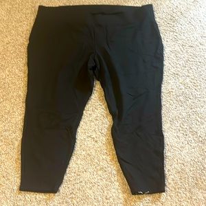 Torrid, Capris Comfort Waist Premium Leggings, Size 3 or 3XL. Never worn.